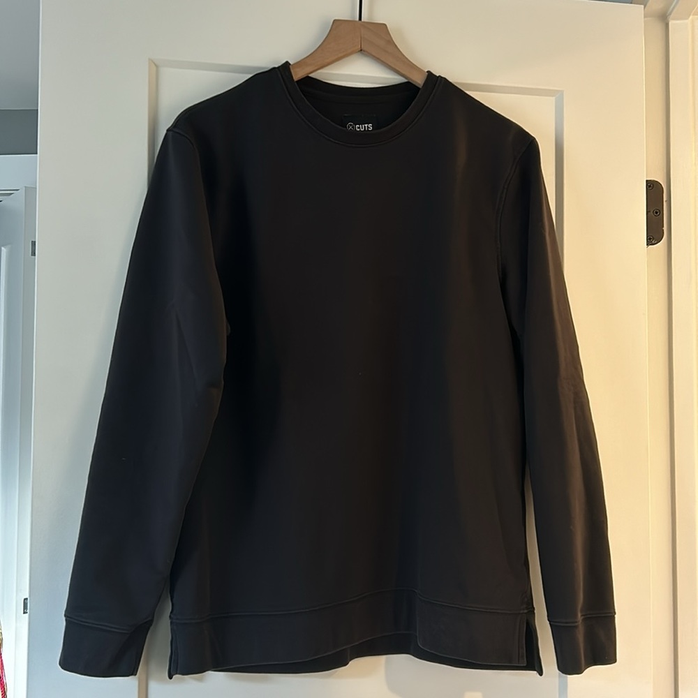 Cuts Hyperloop Pullover Split-Hem | Size: M | Black